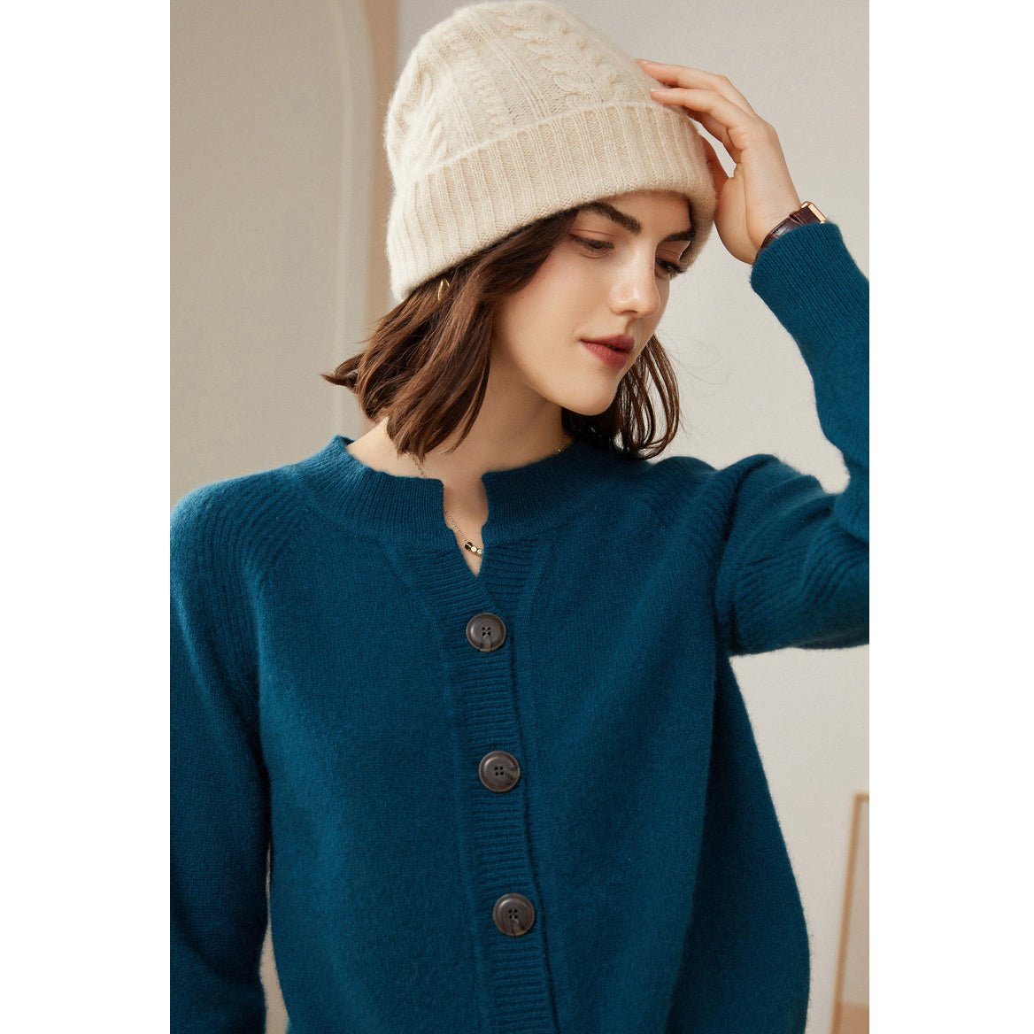 Womens Crew Neck Button - Up Cashmere Cardigan With Ribbed Trim