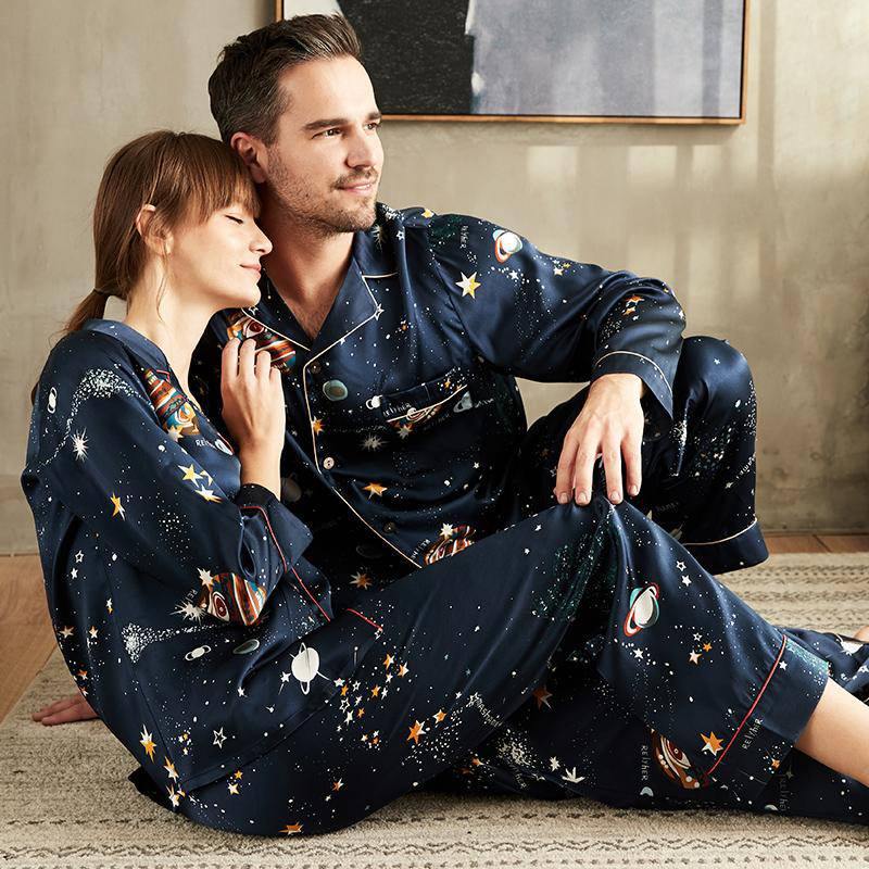 http://uk.slipintosoft.com/cdn/shop/products/slipintosoft-navy-blue-xs-xs-long-printed-silk-matching-pajamas-silk-pajamas-sets-for-couple-as267-29003154587824-894974.jpg?v=1651388267